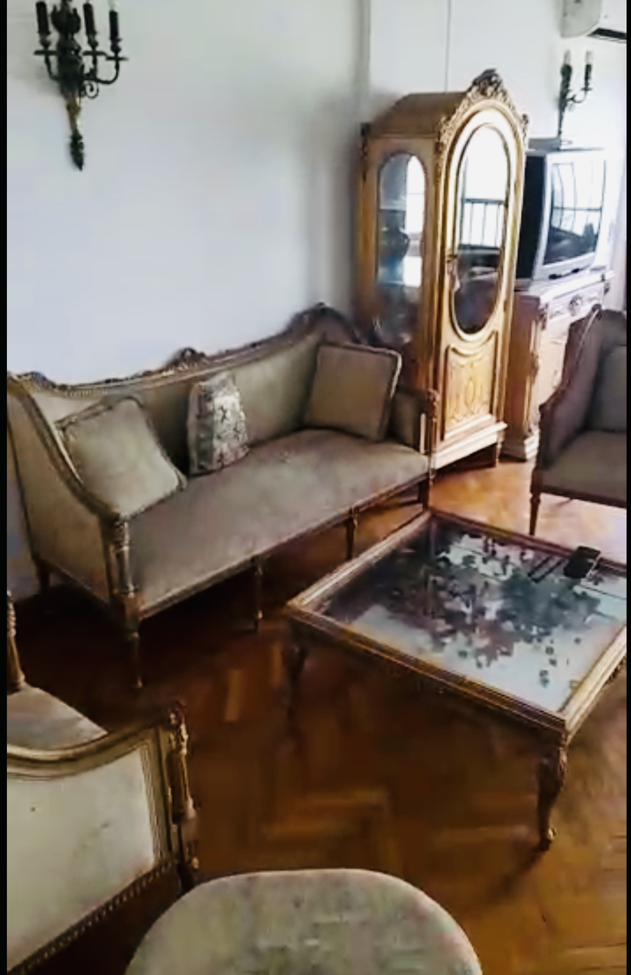 Renzo -   Property 909