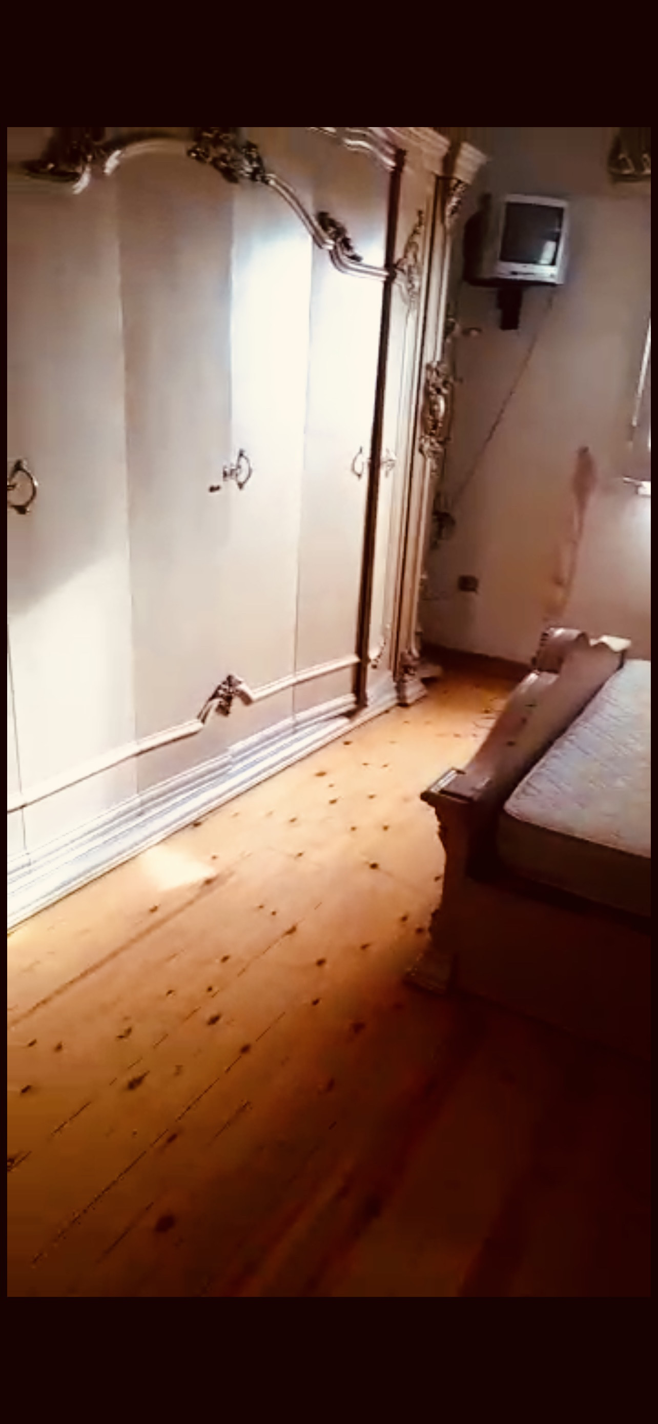 Renzo -   Property 909