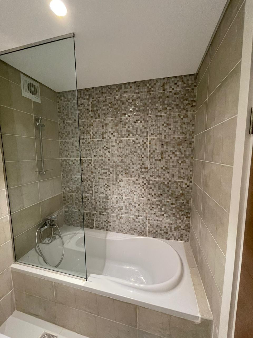 Renzo -   Property 418