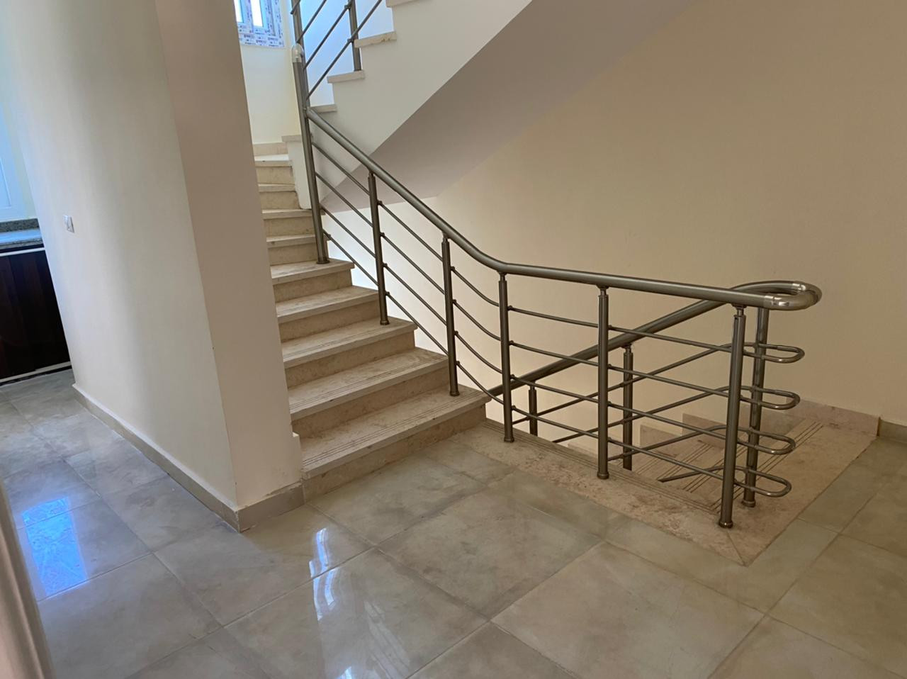 Renzo -   Property 499