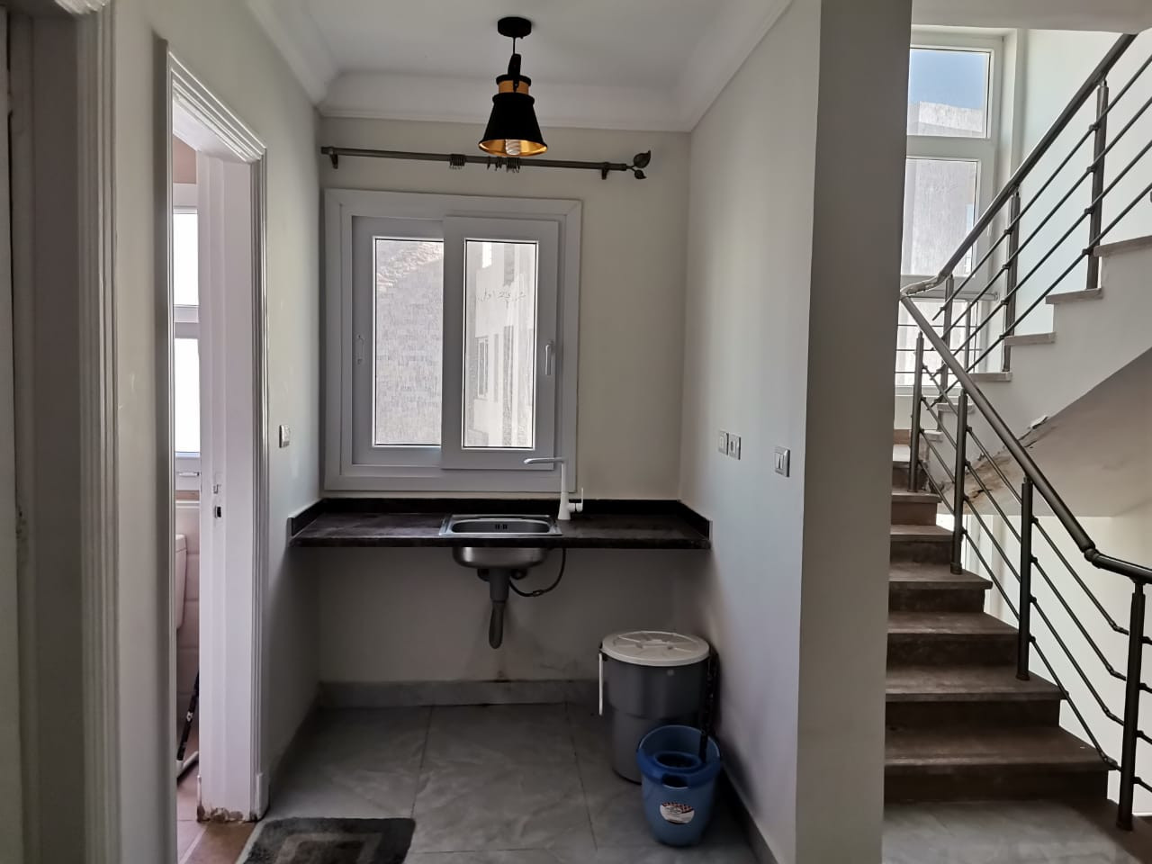 Renzo -   Property 504