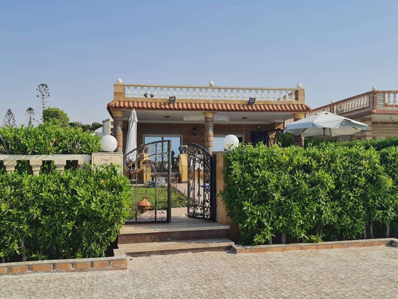 Renzo -   Property 545