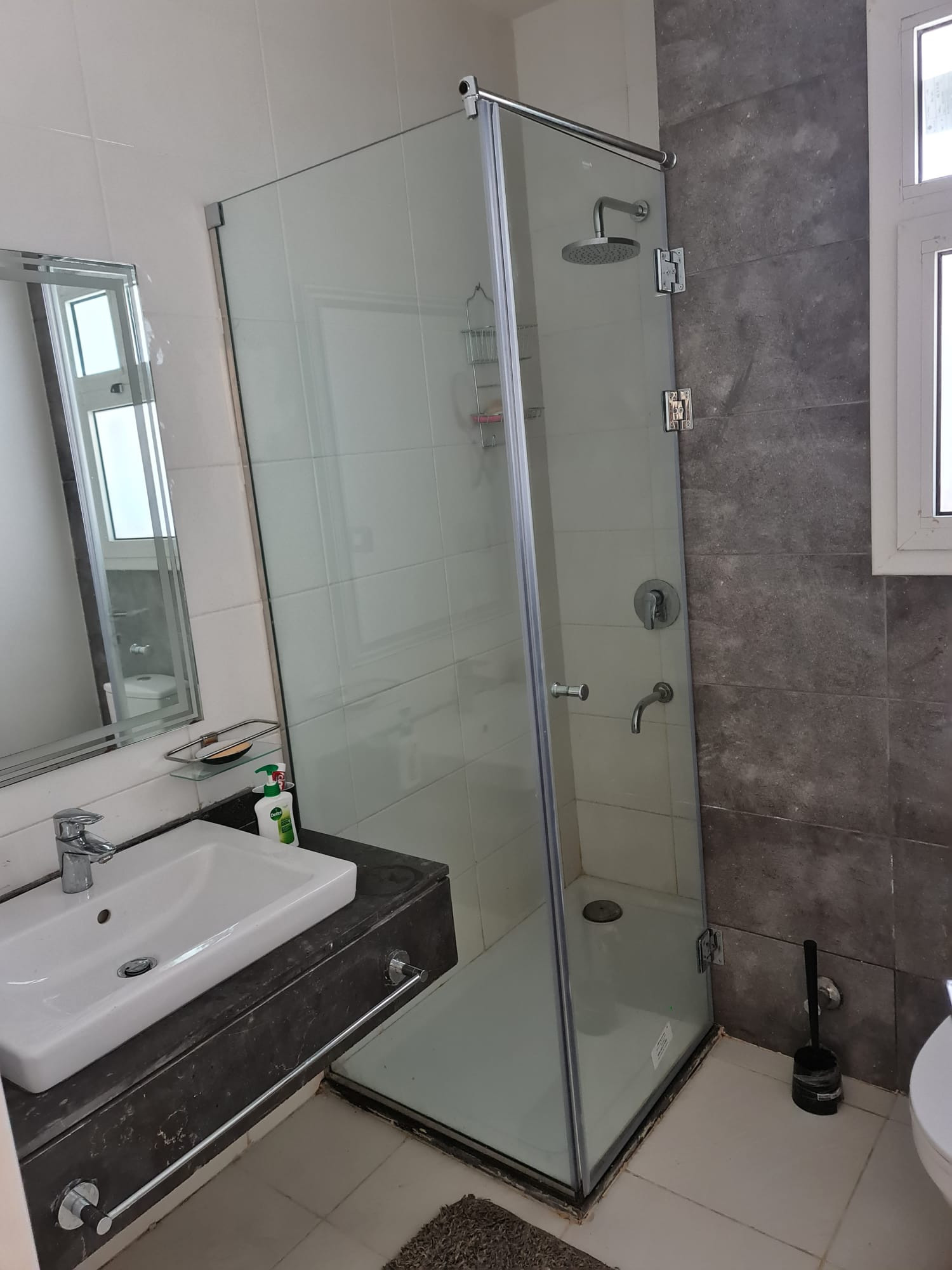 Renzo -   Property 563