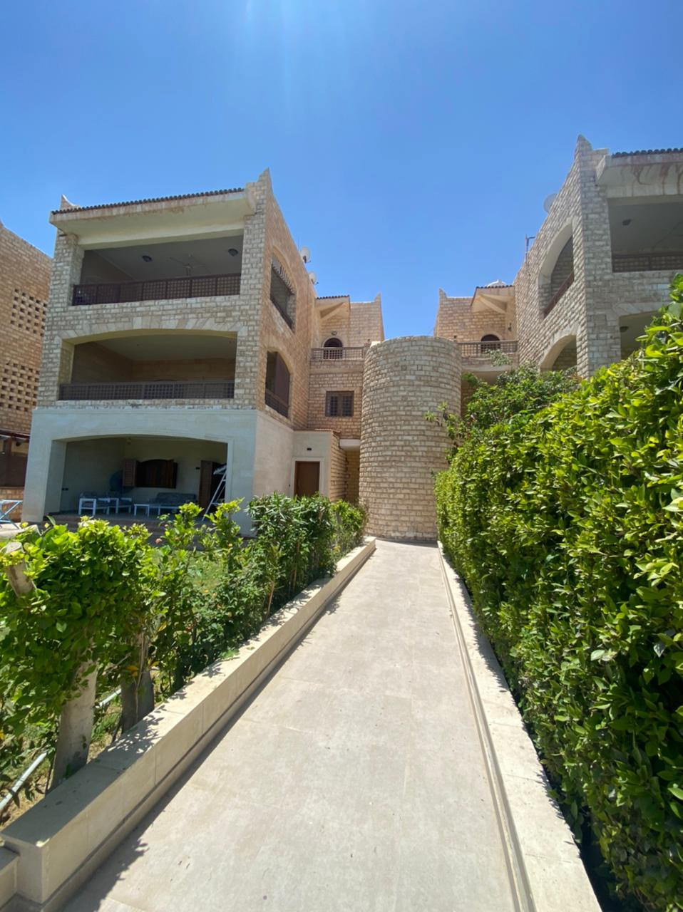 Renzo -   Property 589