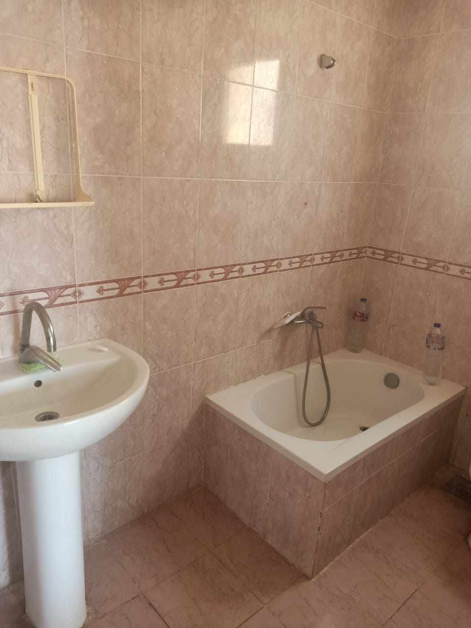 Renzo -   Property 1009