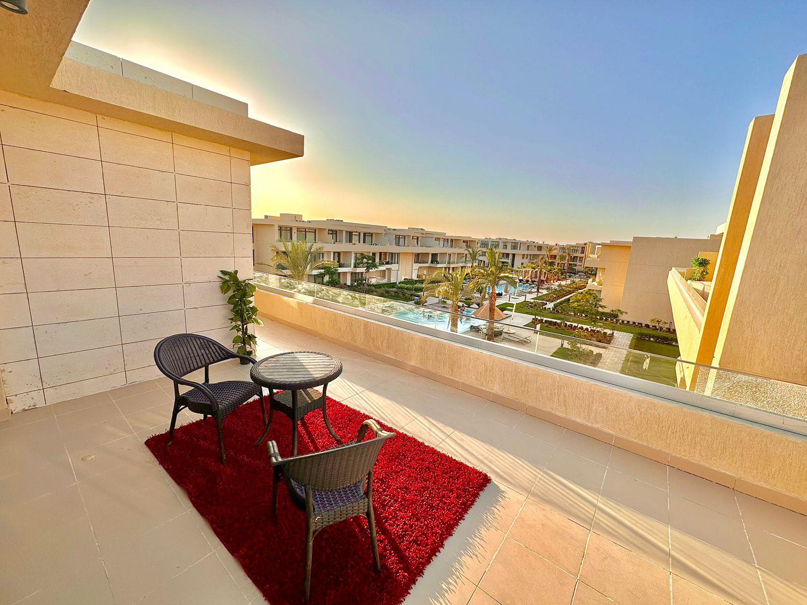 Renzo -   Property 1095