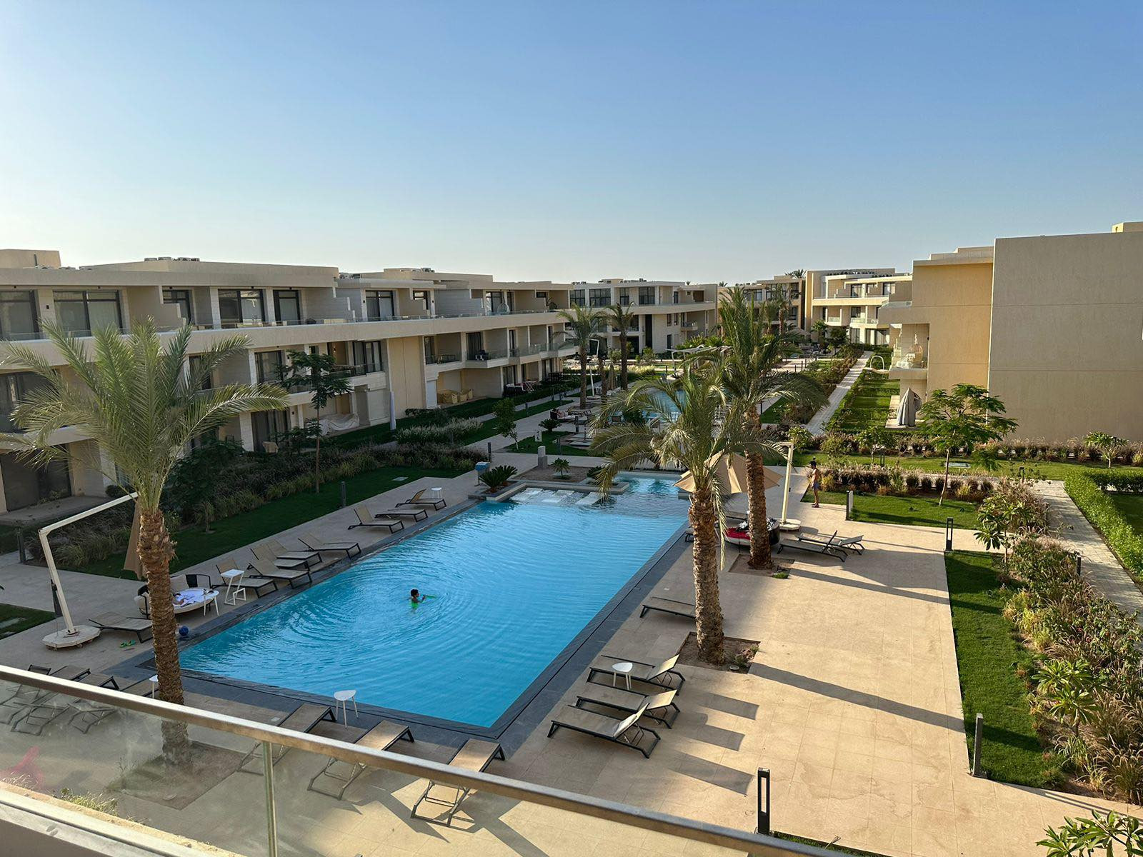 Renzo -   Property 1095