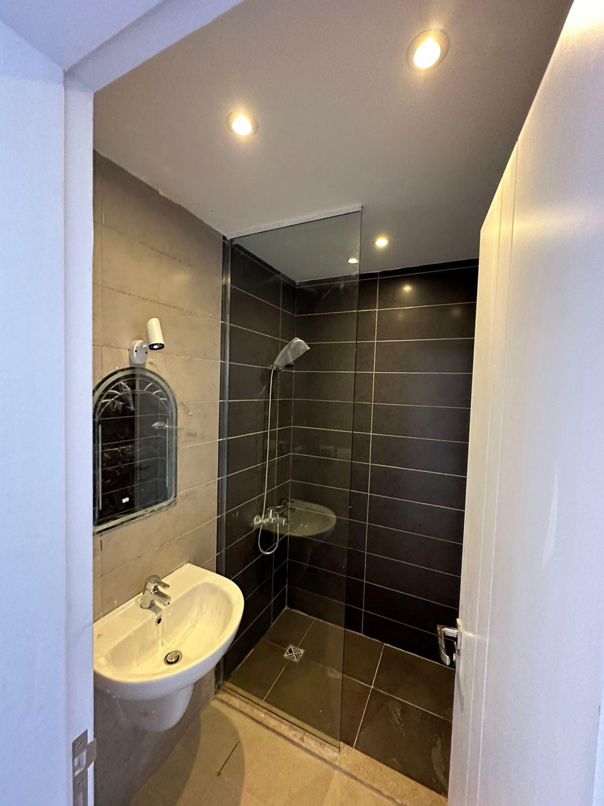 Renzo -   Property 1095