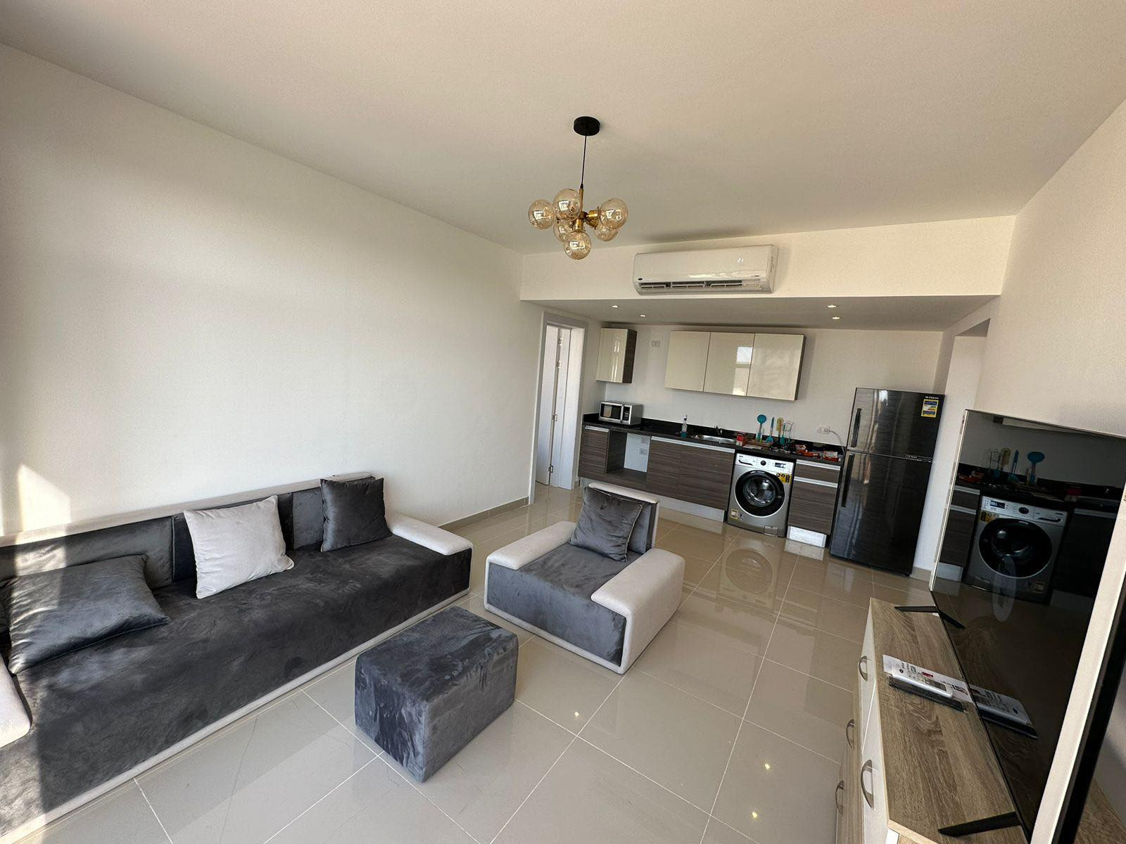 Renzo -   Property 1095