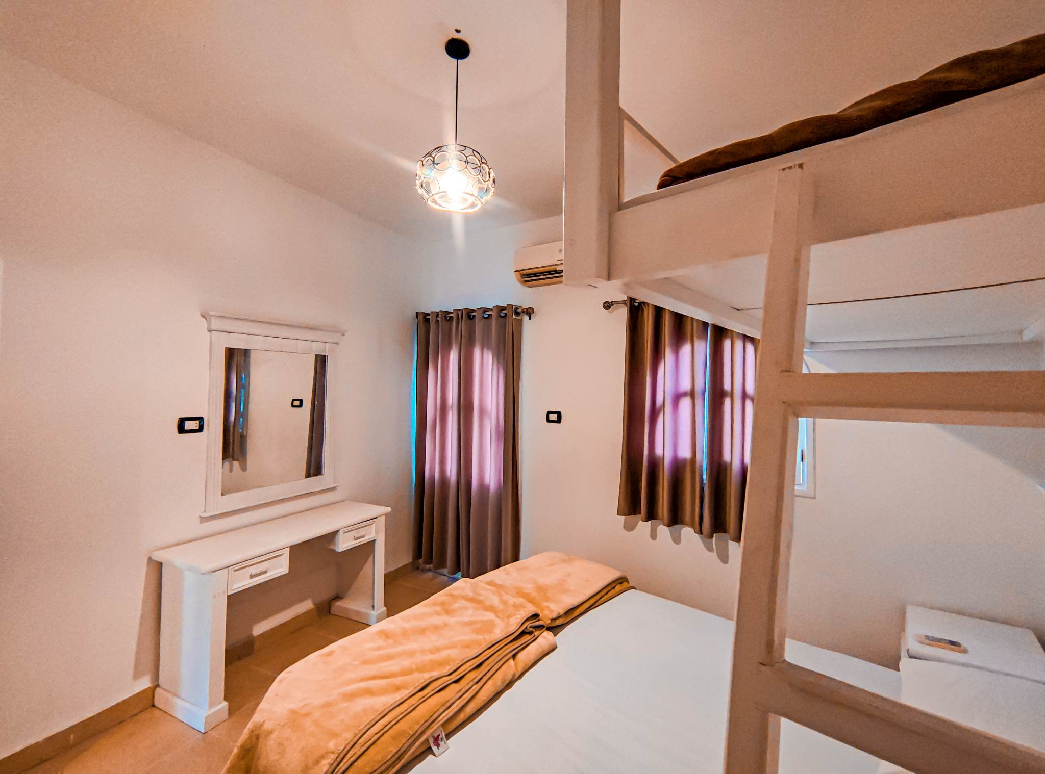 Renzo -   Property 1096