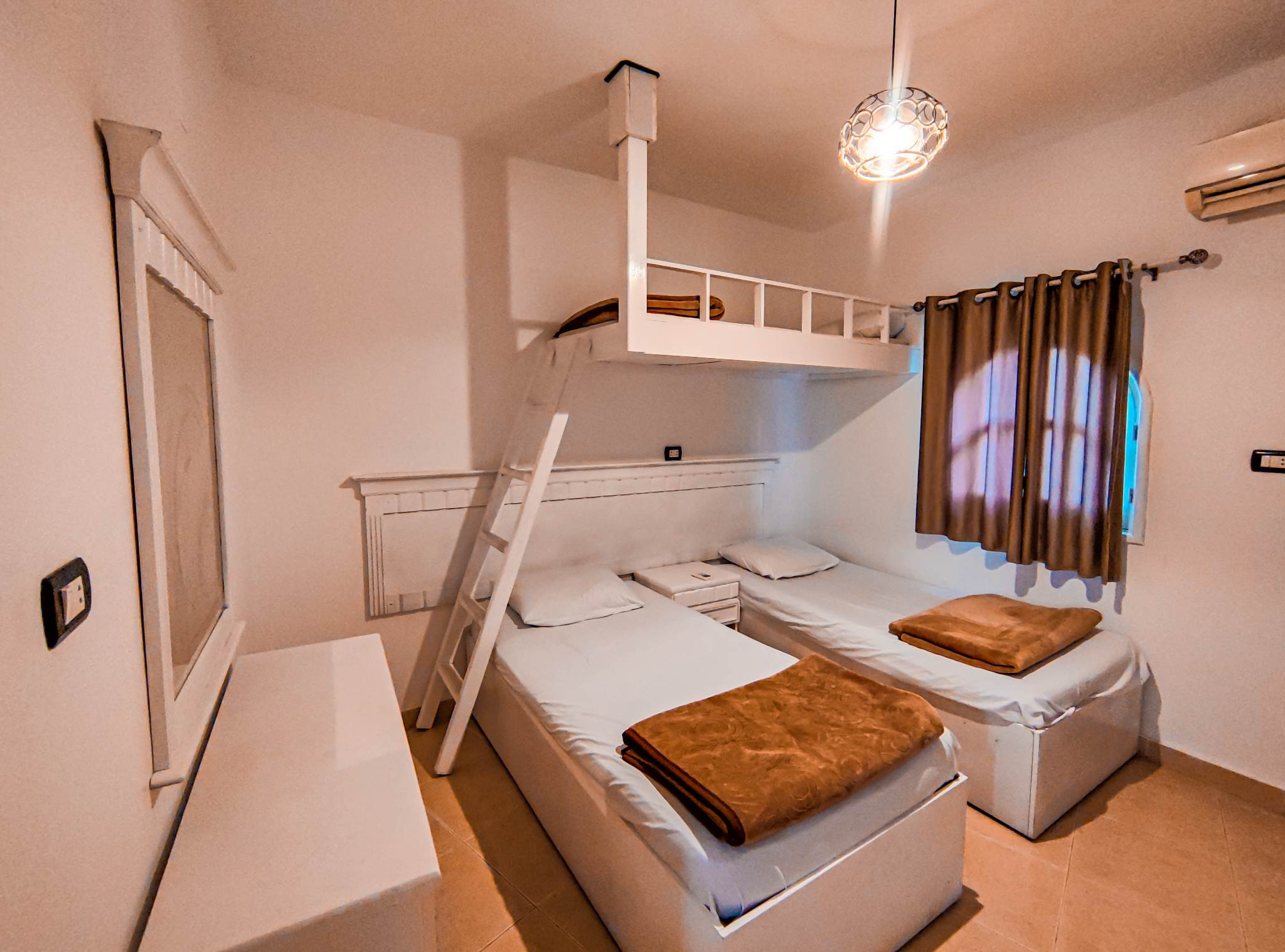 Renzo -   Property 1096