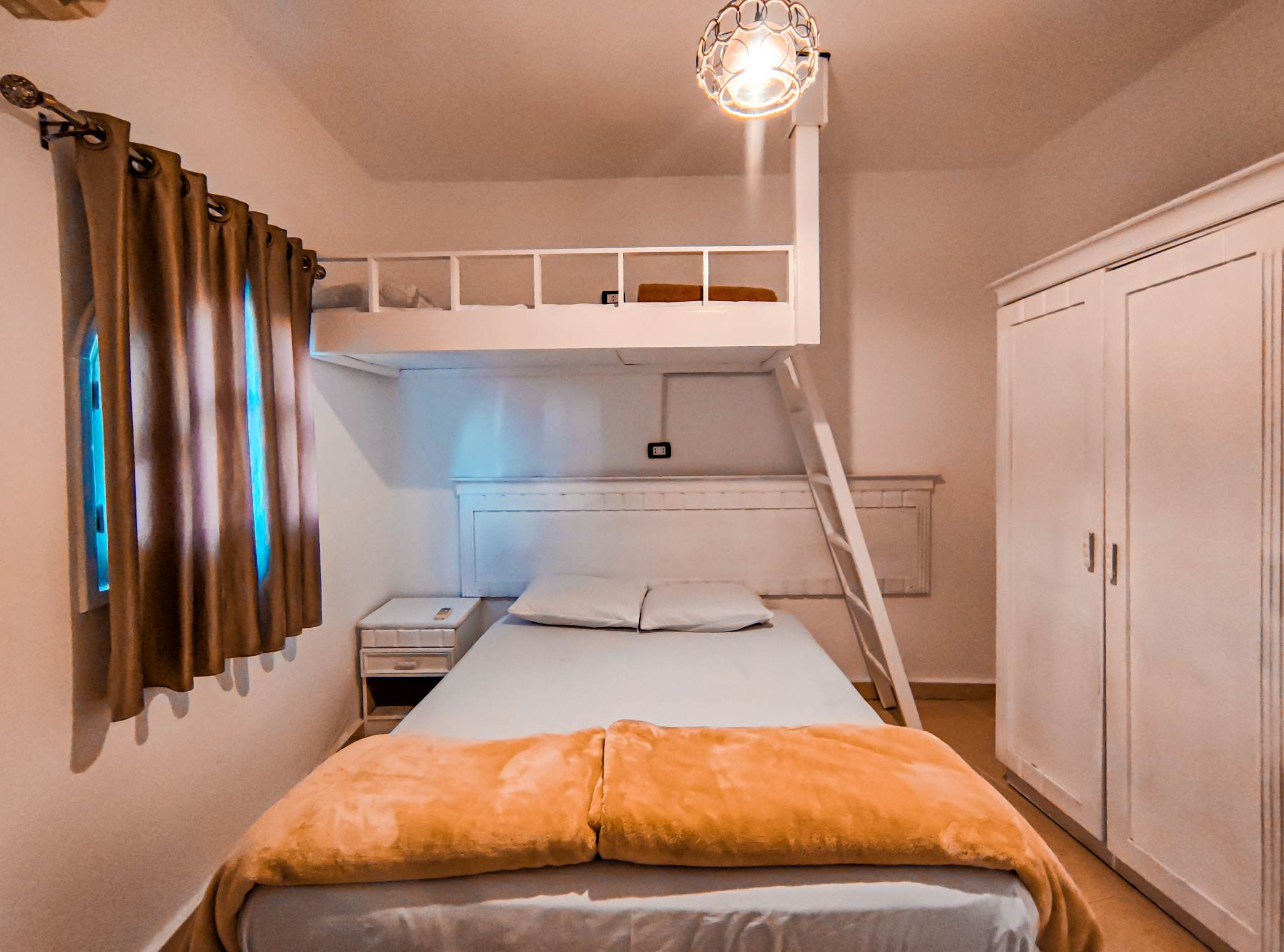 Renzo -   Property 1096