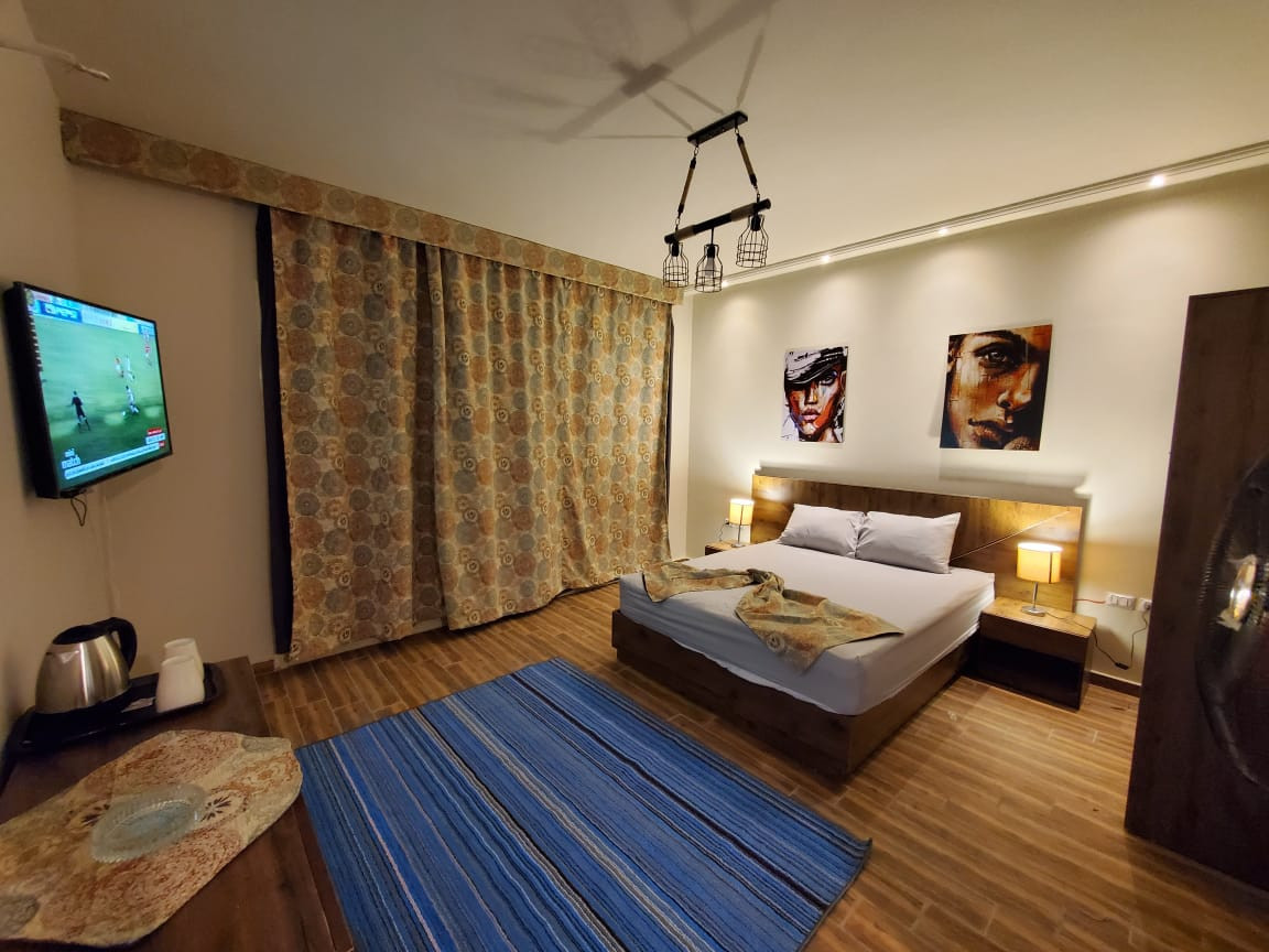 Renzo -   Property 419